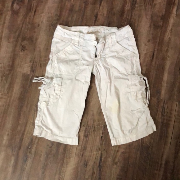 Hollister Pants - 🪷 5/10 🪷 Hollister white shorts stretch in good condition